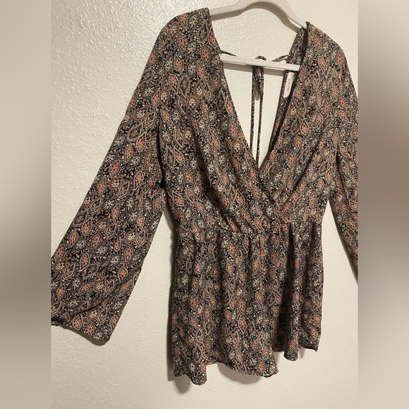 Illa Illa Boho Paisley Long Sleeve Romper | Deep V Open Back | Size L - Picture 3 of 5